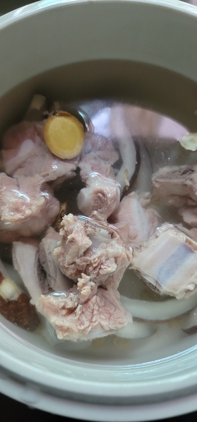 Steps for Making Coconut King Ginseng Pork Rib Soup