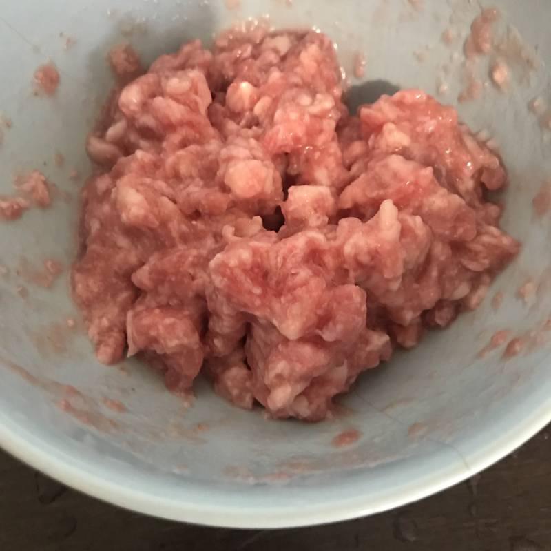 Steps for Making Pearl Lotus Root Meatballs