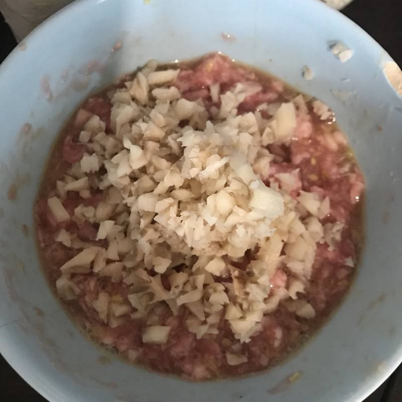 Steps for Making Pearl Lotus Root Meatballs