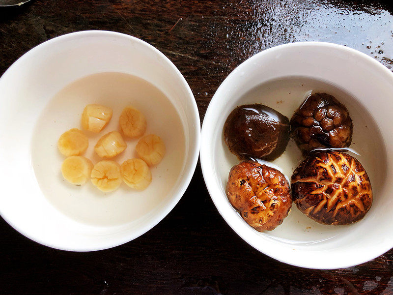 Steps for Making Mini Seafood Winter Melon Soup