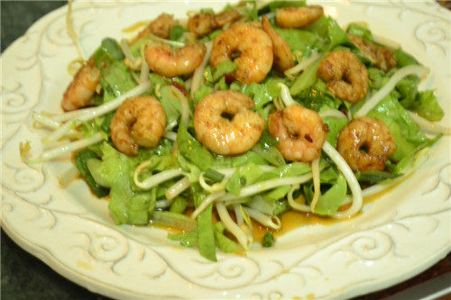 Detailed Steps for Refreshing and Appetizing. Thai Mango Shrimp Salad