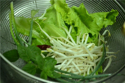 Detailed Steps for Refreshing and Appetizing. Thai Mango Shrimp Salad