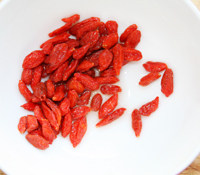 Steps for cooking Red Jujube Oatmeal and Goji Berry Porridge