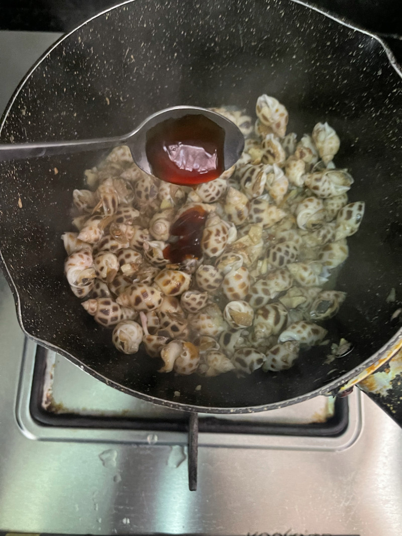 Steps for Making Sand Ginger Baked Whelk