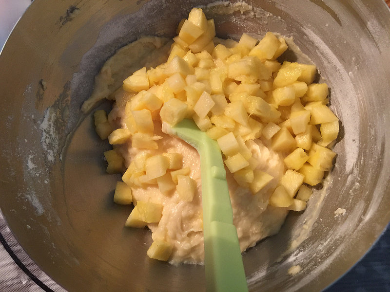 Step-by-Step Instructions for Pineapple Pastry Cake