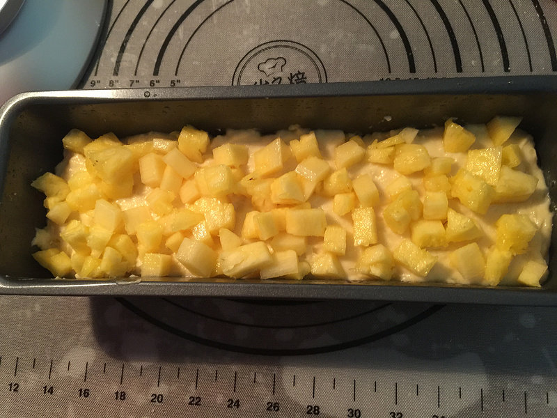 Step-by-Step Instructions for Pineapple Pastry Cake