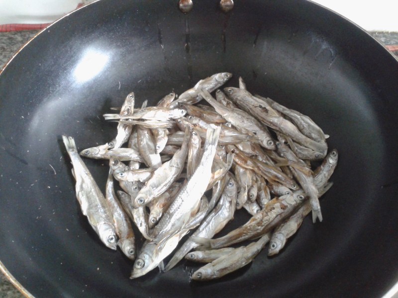 Steps for Cooking Spicy Fried Fish