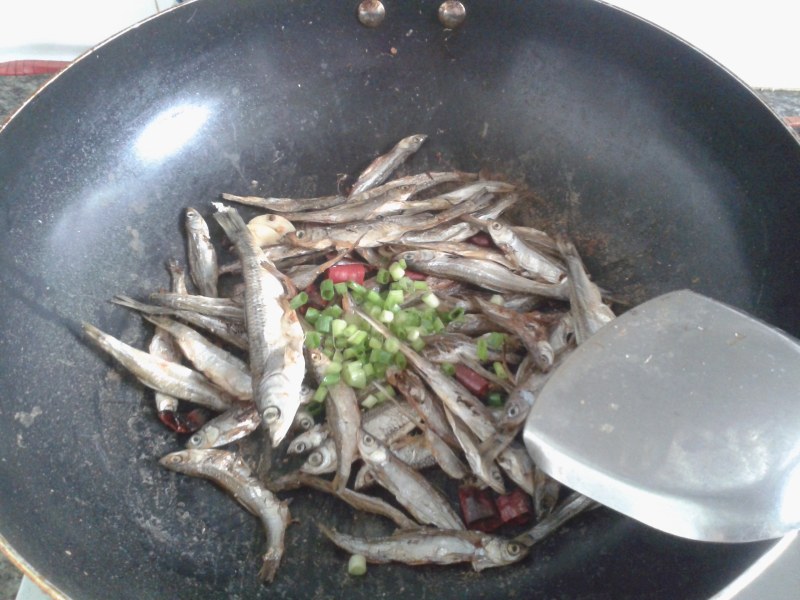 Steps for Cooking Spicy Fried Fish