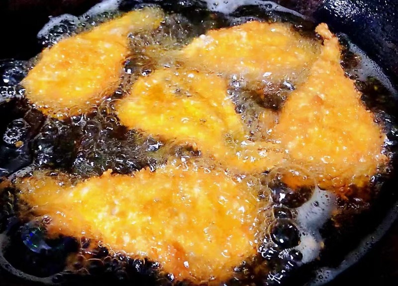 Steps for Making Crispy Butterfly Yellow Croaker