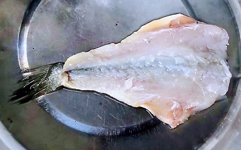 Steps for Making Crispy Butterfly Yellow Croaker