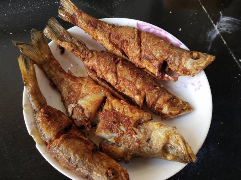 Steps for making Fried Perch