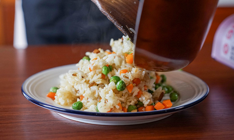 Steps for Making Vegetable and Matsutake Mushroom Fried Rice