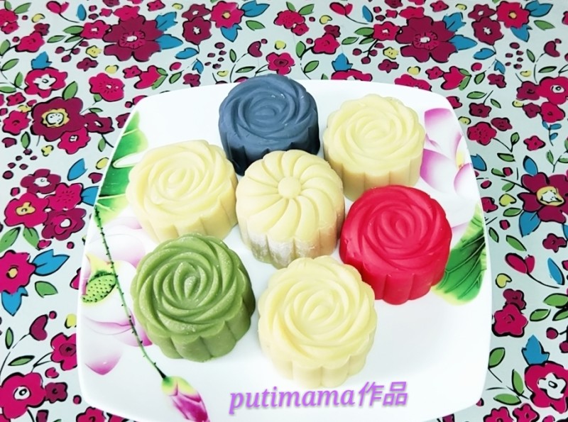 Steps for Making Colorful Mung Bean Mooncake