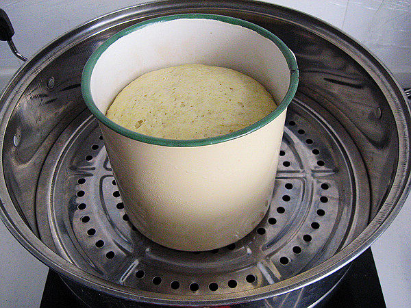 Steps for Making Cornmeal Steamed Cake with Milk Flavor