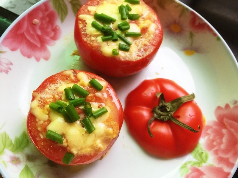 Step-by-Step Instructions for Egg Tofu Baked Tomato