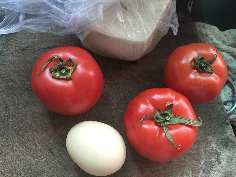 Step-by-Step Instructions for Egg Tofu Baked Tomato