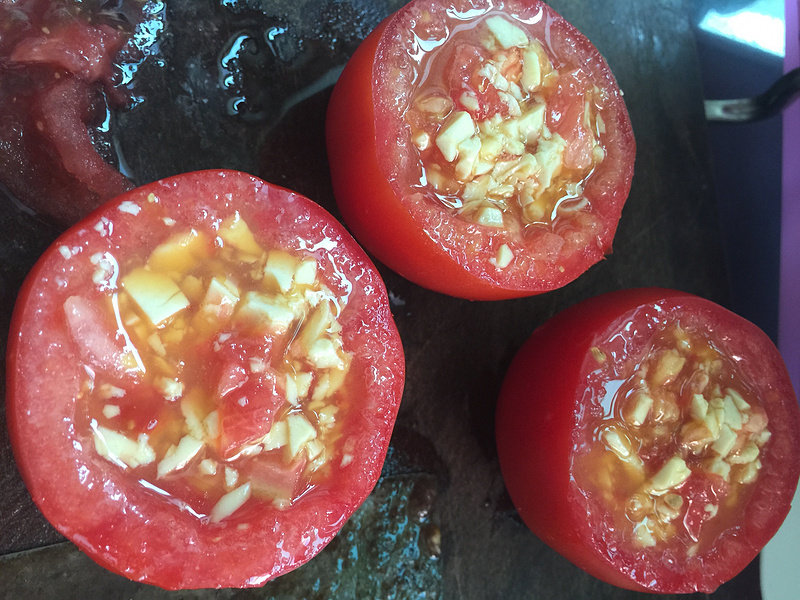 Step-by-Step Instructions for Egg Tofu Baked Tomato