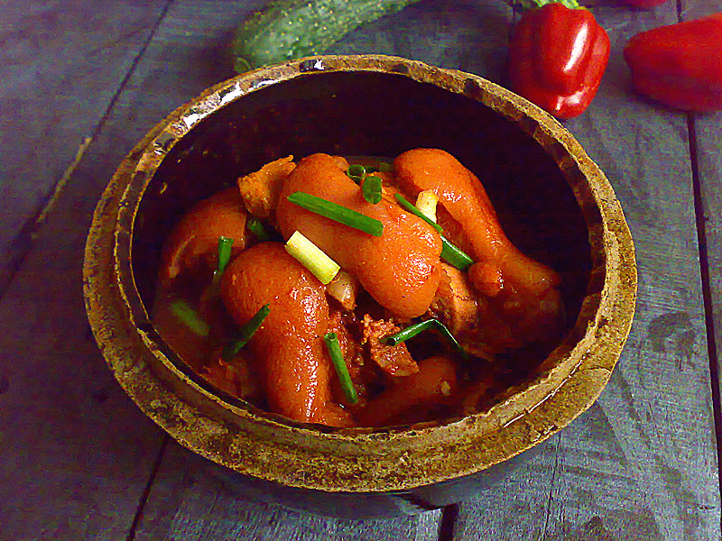 Braised Pork Knuckles with Fermented Bean Curd