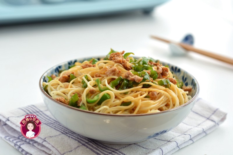 Minced Pork and Chili Pepper Noodles