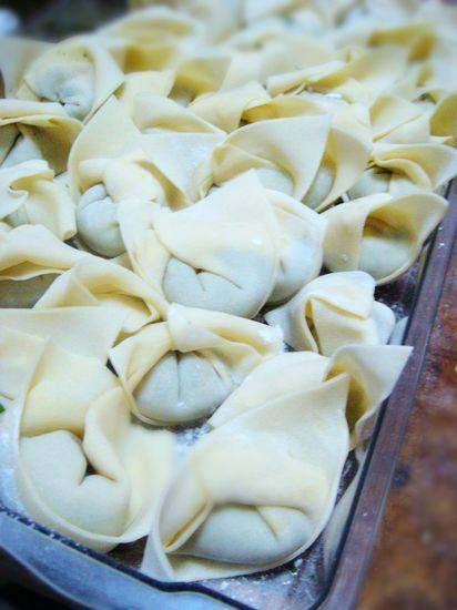 Steps to Make Pork and Cilantro Dumplings with Thin Skin