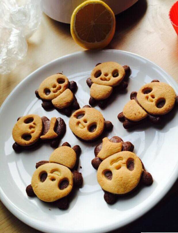 Steps to Make Panda Cookies