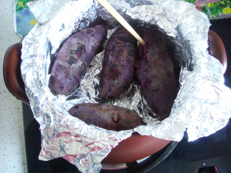 Steps for making Kunbo Clay Pot Roasted Sweet Potato