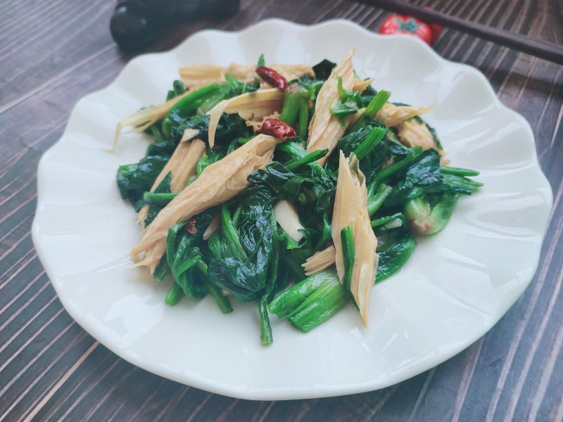 Oyster Sauce and Bean Curd Stir-Fried Spinach