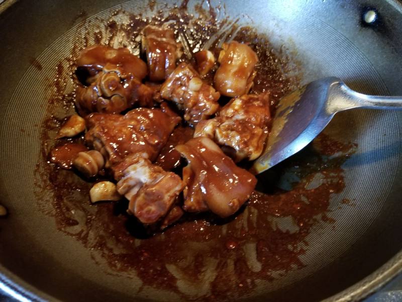 Steps for Cooking Braised Pig Trotters with Fermented Bean Curd and Dried Bean Curd Sticks