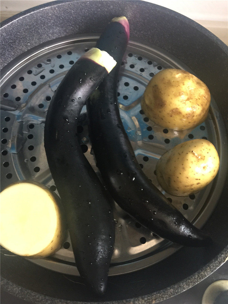 Steps for Making Potato and Eggplant Salad