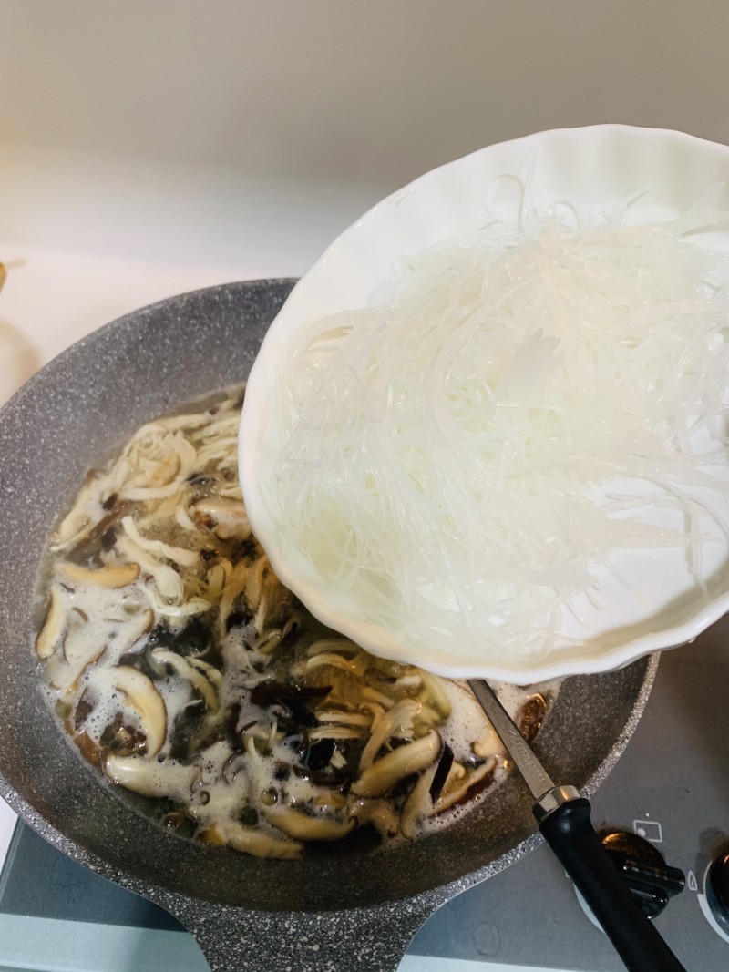 Steps for Making Homemade Bowl Chicken Wings