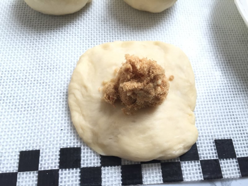 Steps to Make Lion Meat Floss Bread