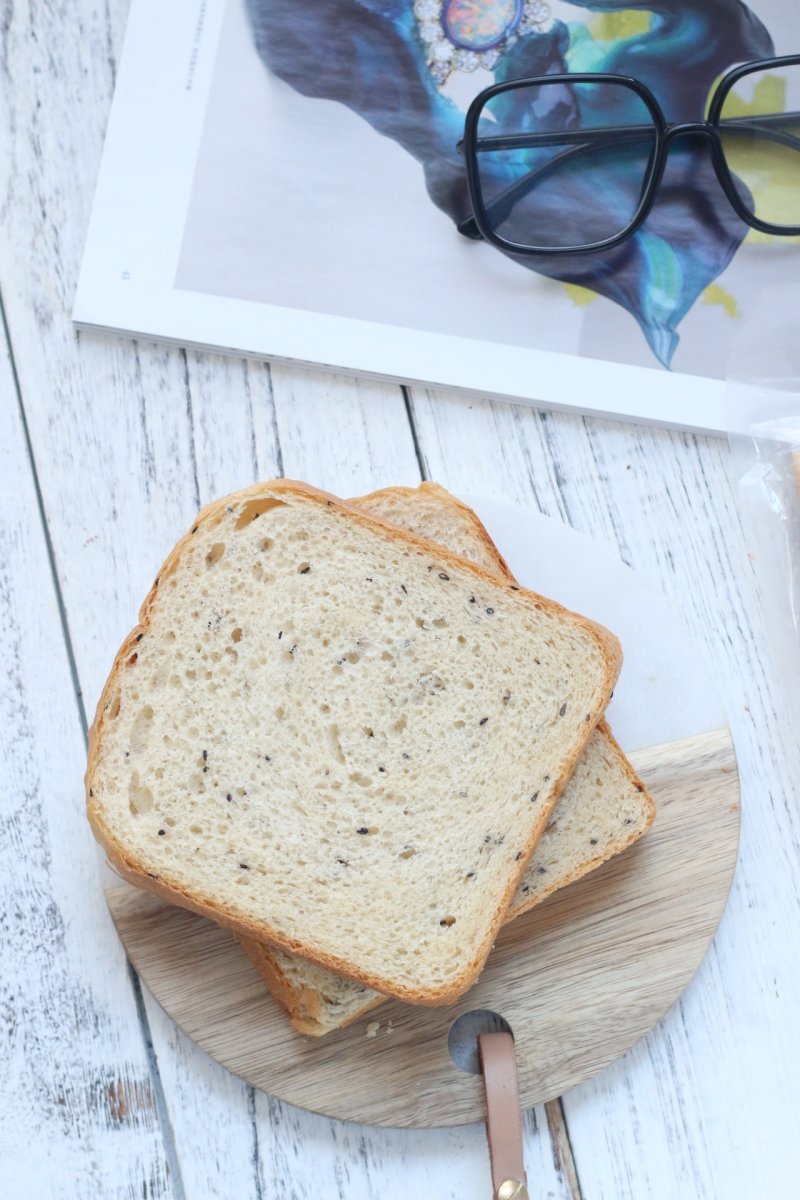 Black Sesame Peanut Butter Bread (Bread Machine Version)