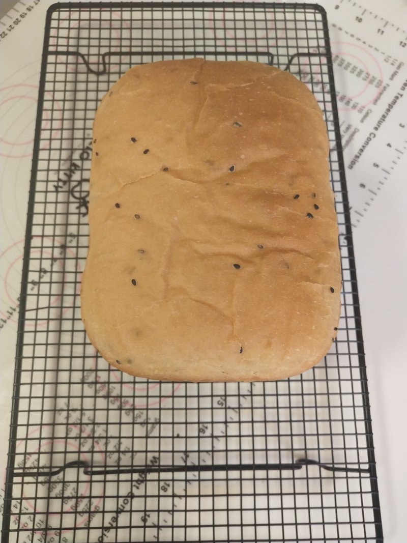 Steps for making Black Sesame Peanut Butter Bread (Bread Machine Version)