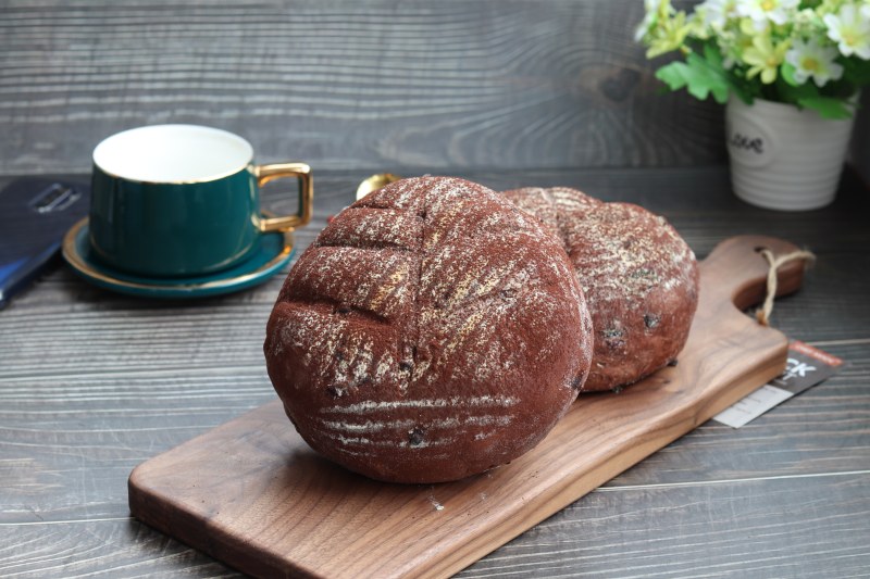 Steps for Making Rich Chocolate Soft European Bread