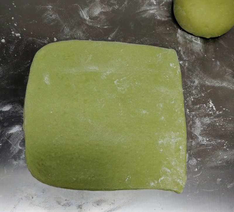 Steps for Making Coconut Green Tea Powder Bread