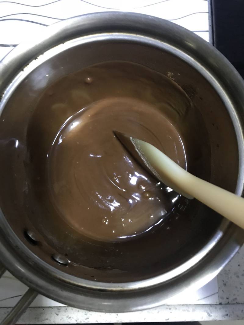 Steps for Making Chocolate Flavored Old-Fashioned Cake