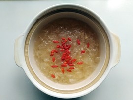 Steps to Cook Goji Berry and Tremella Soup