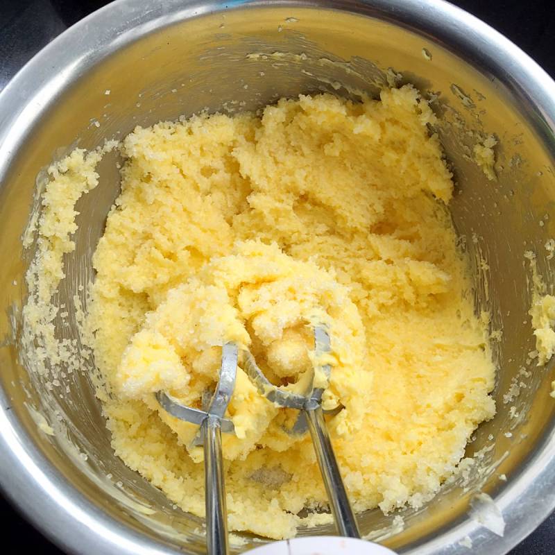 Steps for Making Original Butter Cake