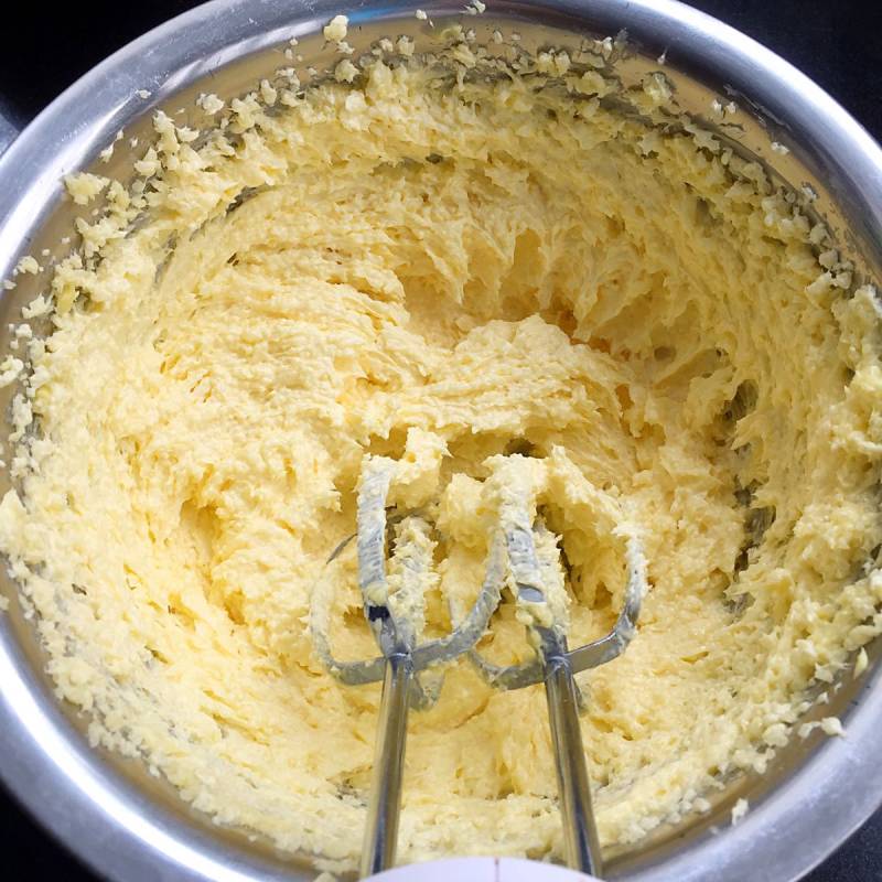 Steps for Making Original Butter Cake