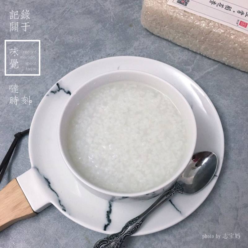 Steps for Making Soft and Fragrant White Rice Porridge