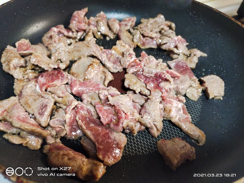 Steps for Stir-fried Beef with Green Beans, Celery, and Dried Tofu