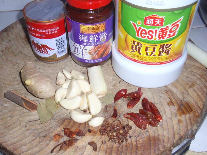 Steps for Making Dry Pot Spicy Duck Heads