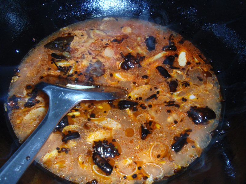 Steps for Making Dry Pot Spicy Duck Heads