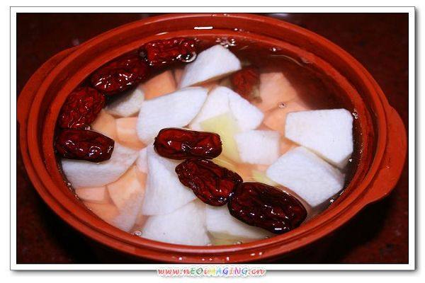 Steps for Making Sweet Potato and Chinese Yam Sweet Soup