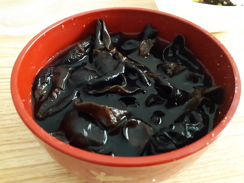 Steps for Cooking Steamed Pork Ribs with Black Fungus