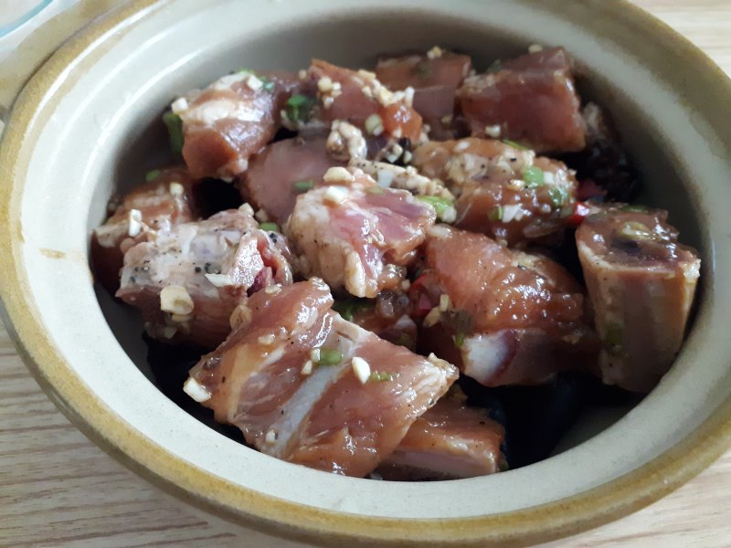 Steps for Cooking Steamed Pork Ribs with Black Fungus