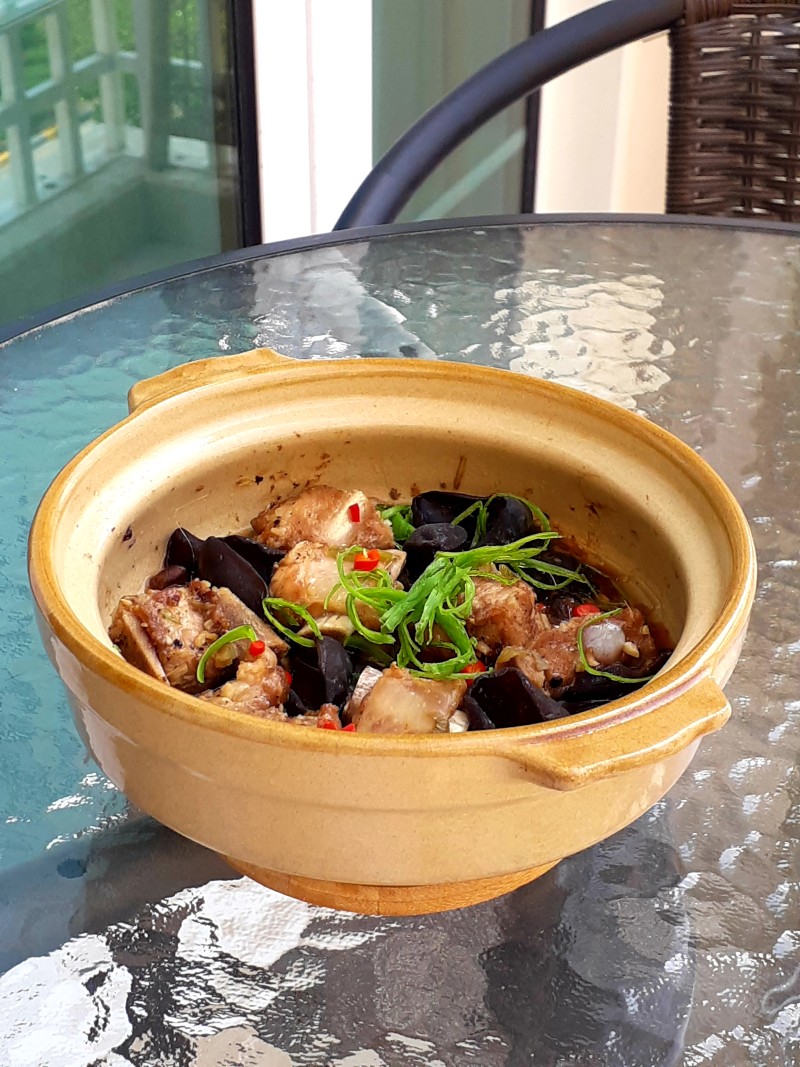 Steamed Pork Ribs with Black Fungus