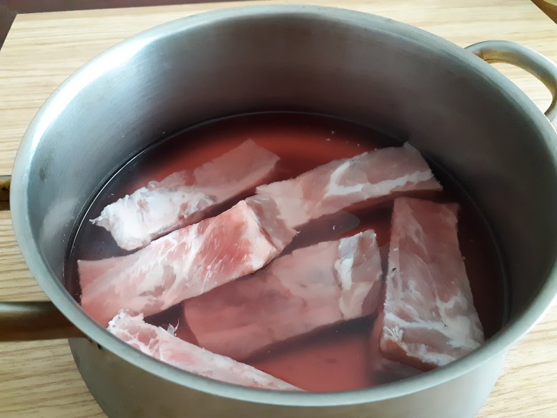 Steps for Cooking Steamed Pork Ribs with Black Fungus