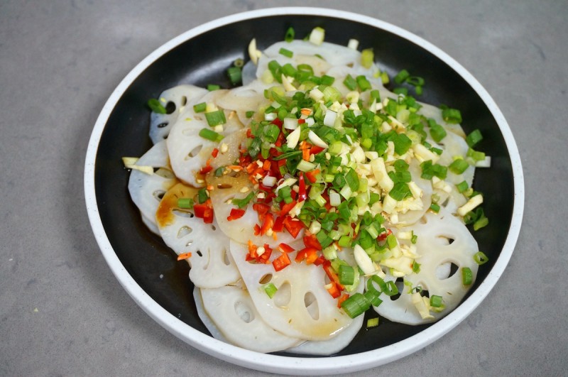 How to Make Spicy and Sour Lotus Root Slices - Preparation Steps