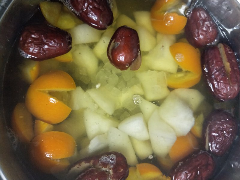 Steps to Make Crystal Kumquat and Snow Pear Soup